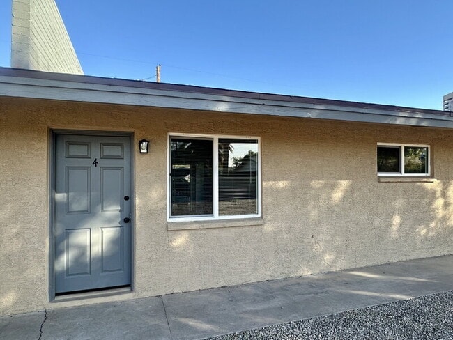 Building Photo - 3701 N 9th Pl Unit #4