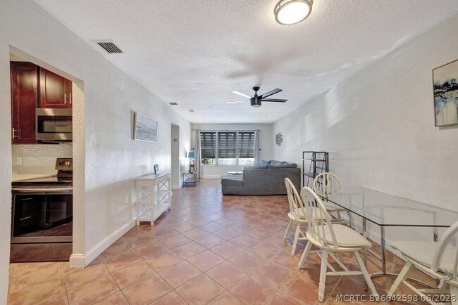 Photo - 2400 NE 33rd Ave Unit 211