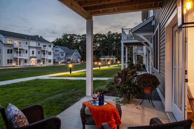 1BR, 1 BA - 794 SF - Patio