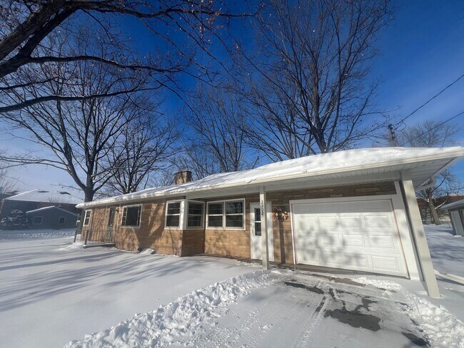 Photo - Click the “Apply Now” button or email wapmrentals@gmail.com for a prompt response.