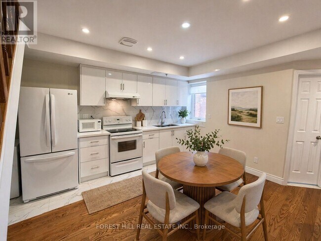 Photo - 757 Ossington Ave