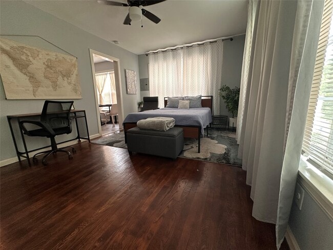 Building Photo - 4302 Polk St Unit 5