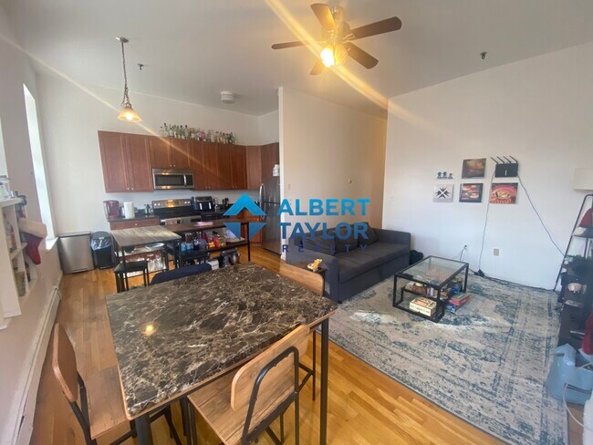 Photo - 176 Northampton St Unit 3