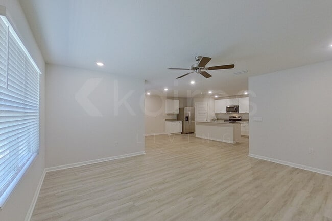 Photo - 341 Monarch Ln