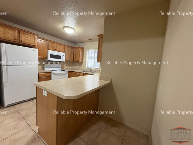 Photo - 184 Stockham Blvd