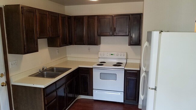 Kitchen - 104 Braden Ct Townhome