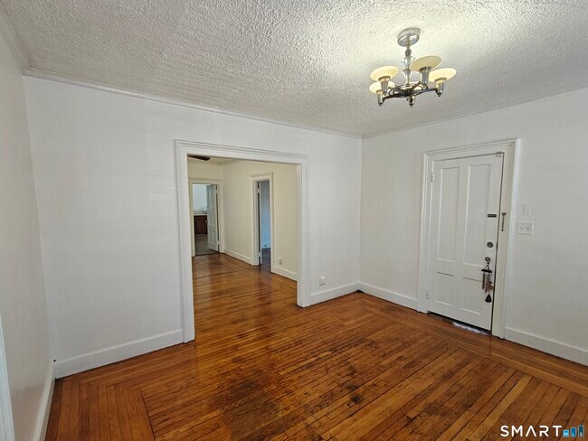 Photo - 98 Gilbert Ave Unit 2