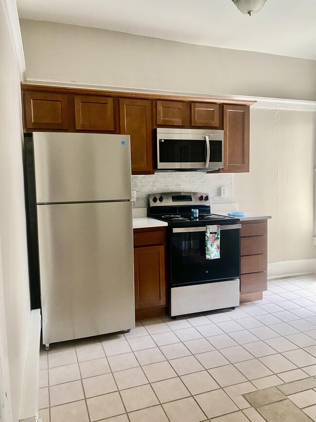 Photo - BAUM GROVE APARTMENTS -- 090