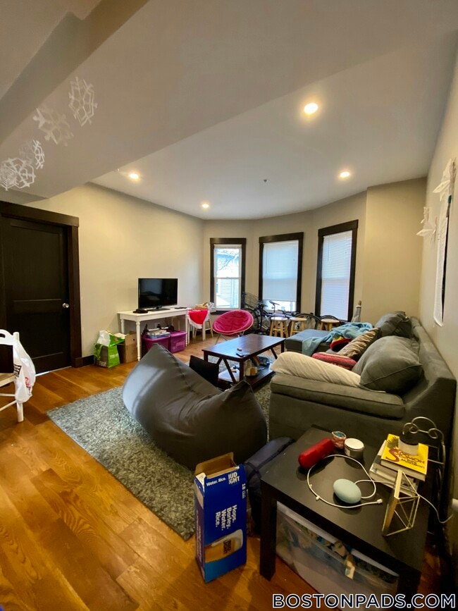 Photo - 46 Creighton St Unit 2