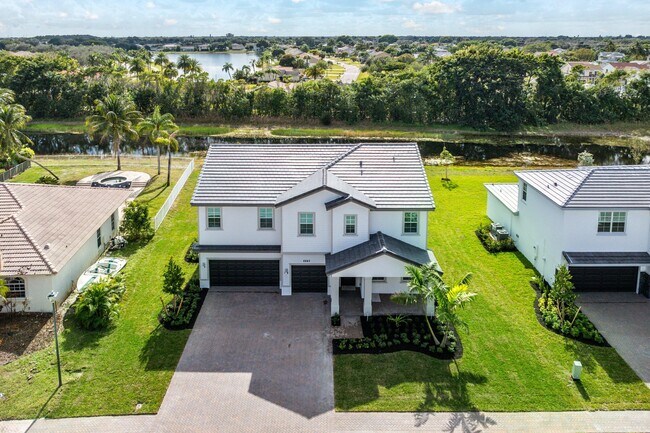 6843 Cobia Cir