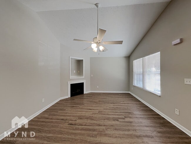 Photo - 305 Carter Ave