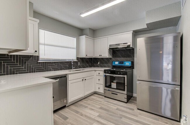 Building Photo - 3301 Dalton St Rental