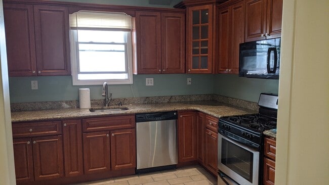 Photo - 438 Oakley Avenue Unit Lower