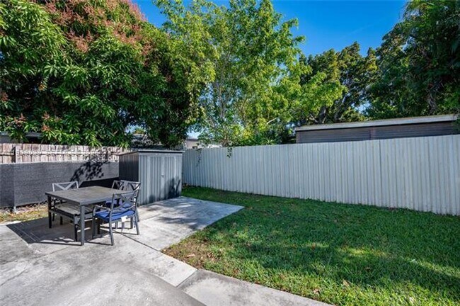 Photo - 3077 SW 5th St