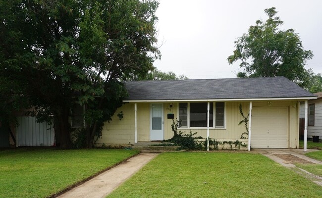 Building Photo - 2513 43rd St