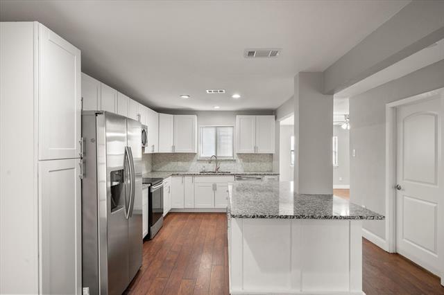 Photo - 207 E Harwood Rd