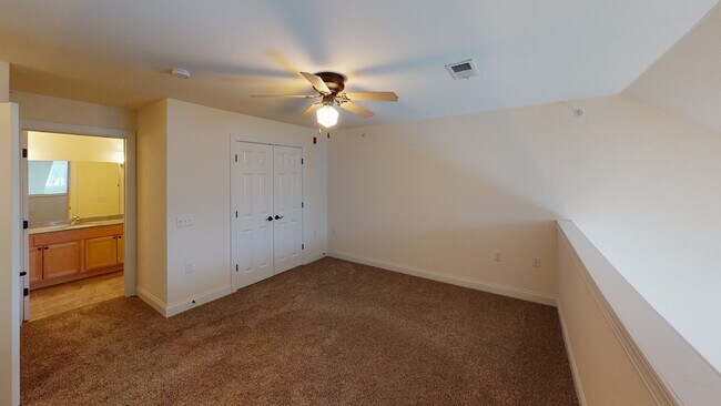 Photo - Delafield Woods Apartments