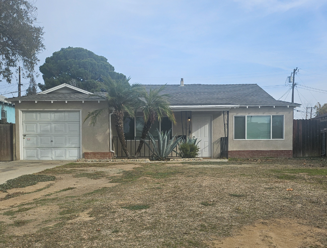 Building Photo - 2404 Barnett St Rental