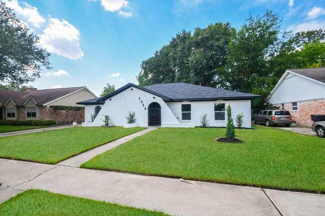 Photo - 1034 W Donovan St