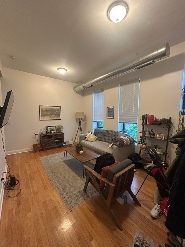 Building Photo - 2559 W. North-#3R Unit #3R