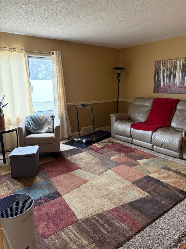 Photo - Charming Two-bedroom house