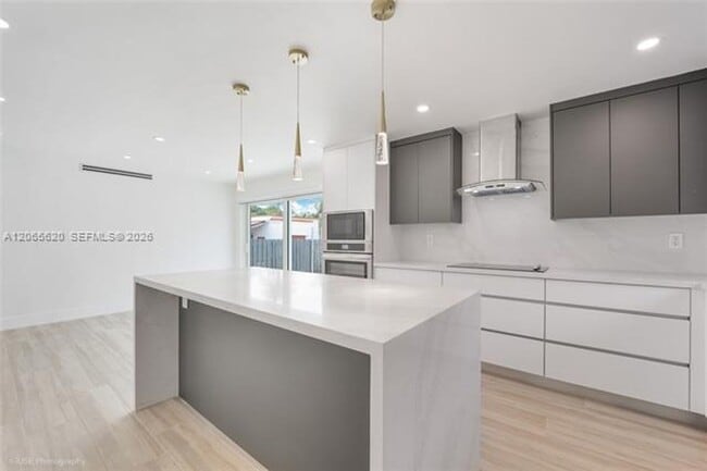 Photo - 1654 SW 18th Ave