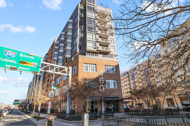 Photo - 460 New York Ave NW Unidad 405