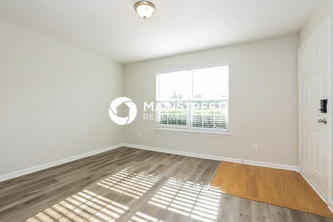 Photo - 132 Oak Valley Cir