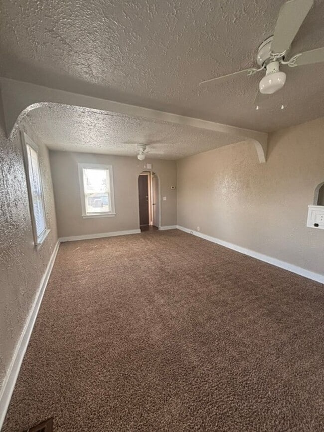 2110 E 13th St Unit 1