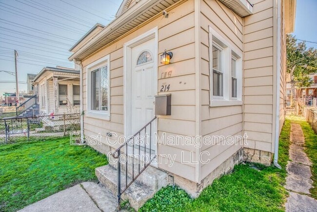 Photo - 214 Center St