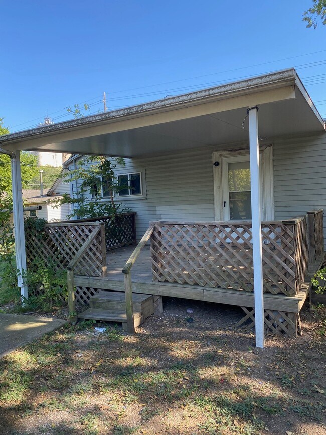 313 E Lincoln Ave