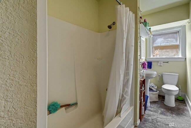 Photo - 431 31st ave e