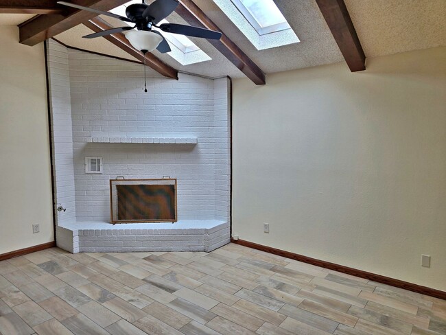 3219 Mountain Ridge Dr