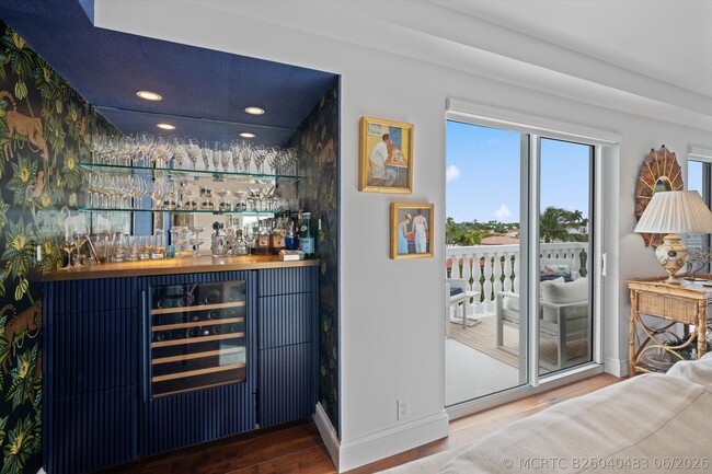 330 Cocoanut Row Unit 5b