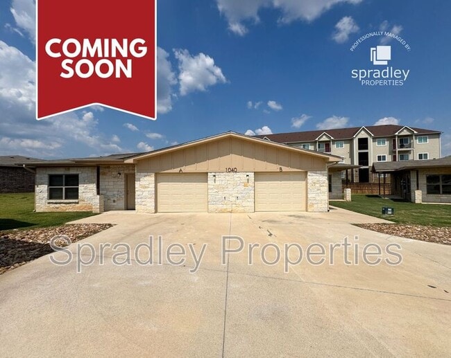 Building Photo - 1007 Laurel Dr