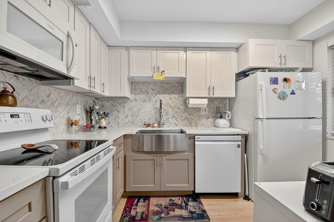 Photo - 3050 Presidential Way Unit 106