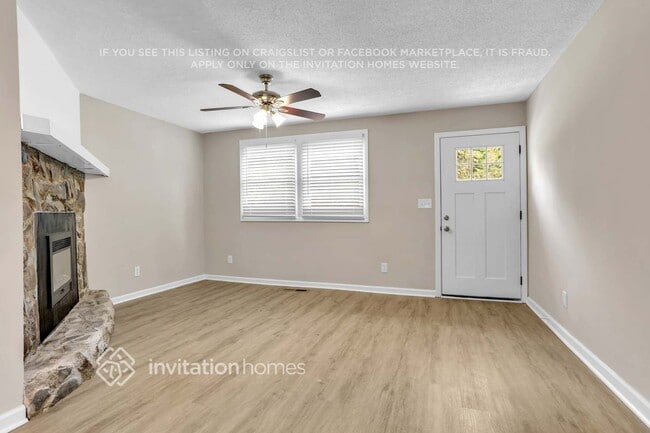 Photo - 353 Simca St SE