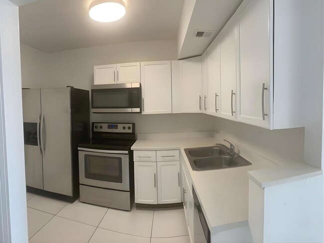 Photo - 3600 NW 21st St Unit 406