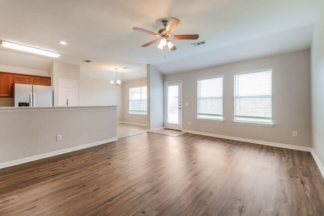 Photo - 713 Cedar Cove Dr