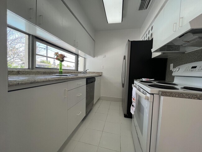 Photo - 10005 SW 214th St