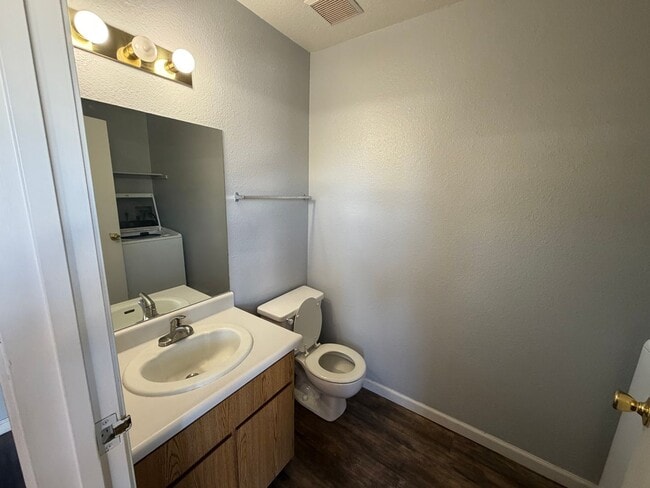 Photo - 3230 Wedekind Rd