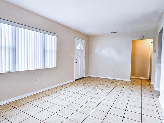 Photo - 1917 Casco St