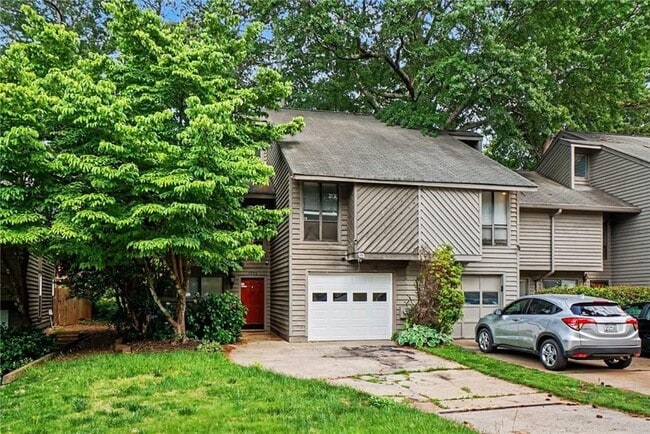 Photo - 1006 Creatwood Cir
