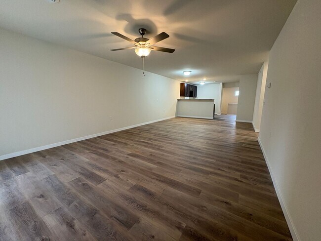 Hidden Hollow Apartments - McFarland