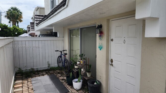 Photo - 4540 SW 68th Ct Cir