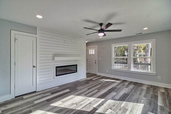 Photo - 209 Lynch Ln