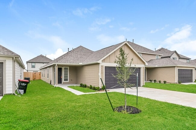 Building Photo - 2441 Flathead Dr