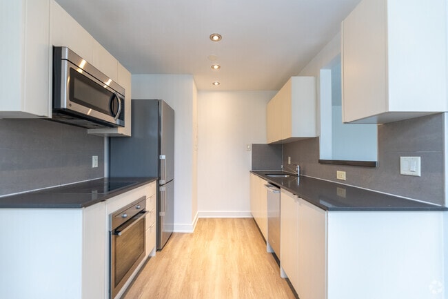 1BR, 1BA - Kitchen