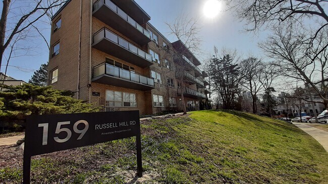 Photo - 159-221 Russell Hill Rd