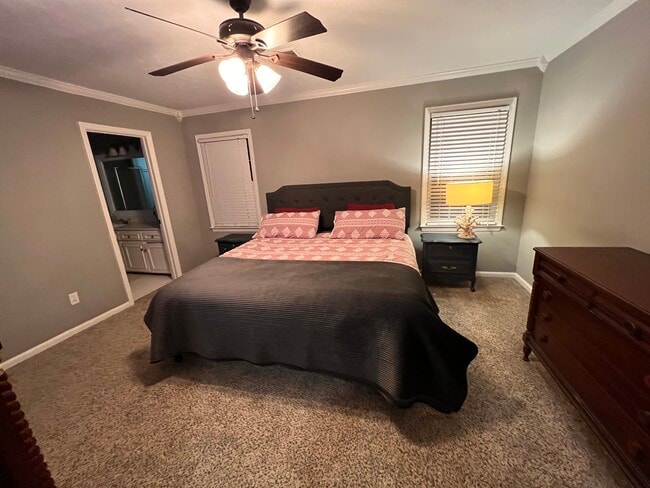 Photo - CASTLEWOOD Single Room